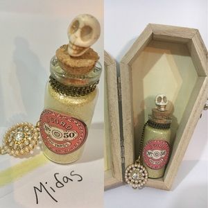 Highly pigmented loose powder shadow